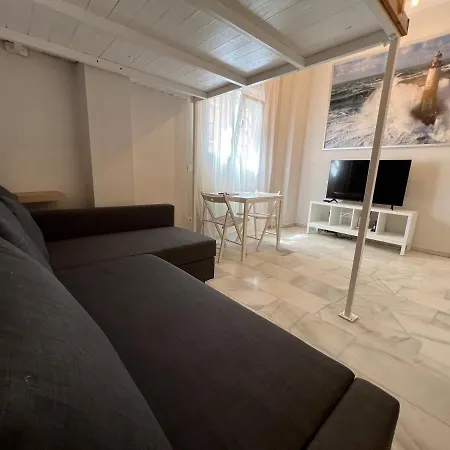 Genuar Center 4 Apartman *
